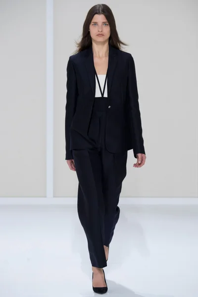 Look 3
